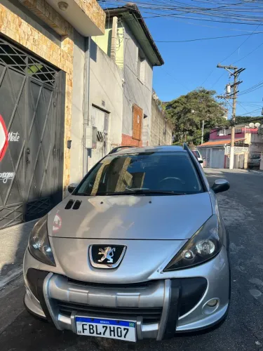 Peugeot 207 SW Escapade 1.6 16V Flex 5P 2012