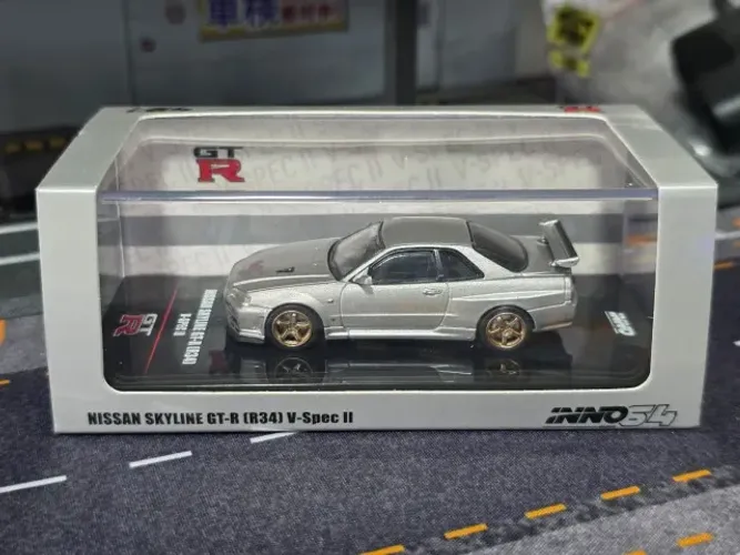 Nissan Skyline GT-R R34 V-Spec - Inno64