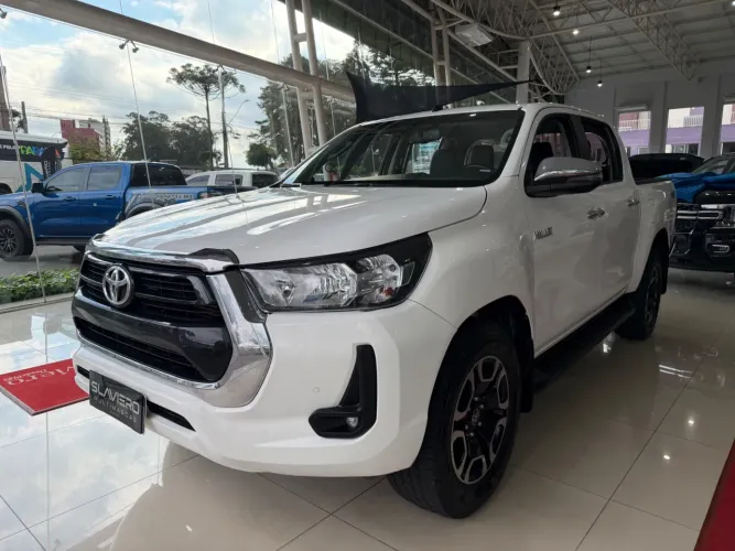 Toyota Hilux CD SRV 4X4 2.8 TDI Diesel Aut. 2024