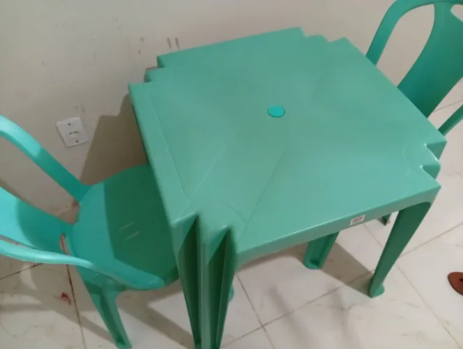 Mesa e cadeiras 