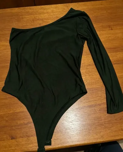 body preto meia manga tamanho M