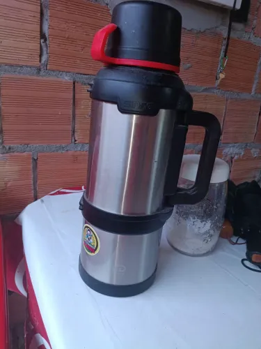 Garrafa de água térmica