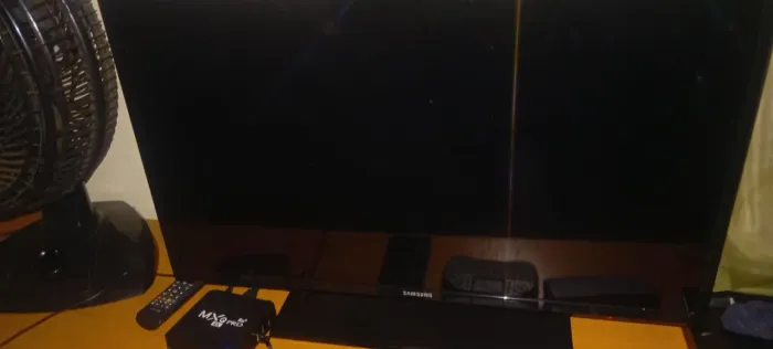 vende - se TV Samsung de tubo