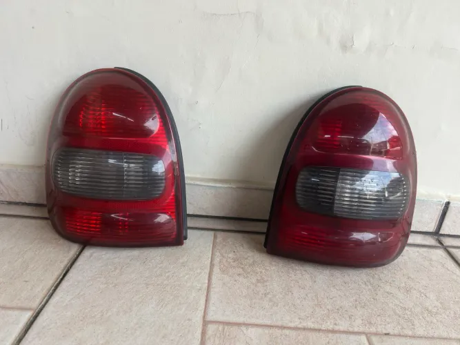 Par de lanternas traseira Corsa Wind 2 portas modelo bolha
