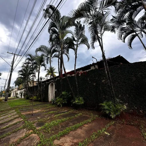 Casa térrea com 4 quartos e 806m² de terreno à venda no Setor Jaó
