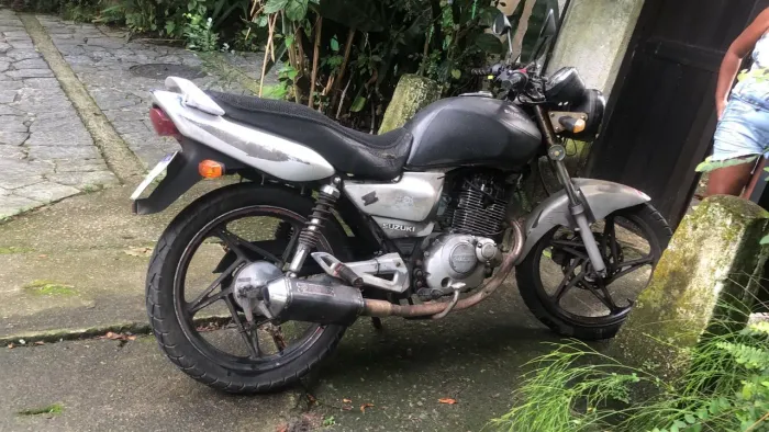 Moto Suzuki yes 125