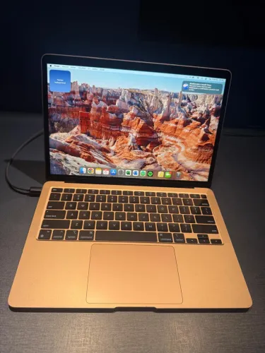 MacBook Air m1 2020 512 gb dourado (bateria viciada)