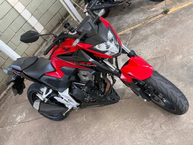 Vendo CB 300F Twister 2023 conservada