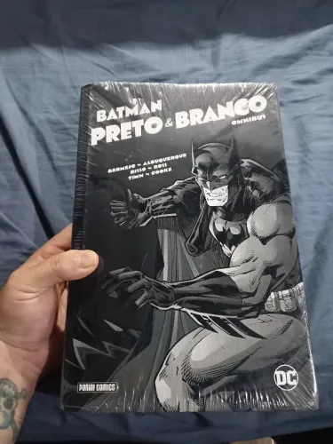 Batman Preto e Branco Omnibus LACRADO