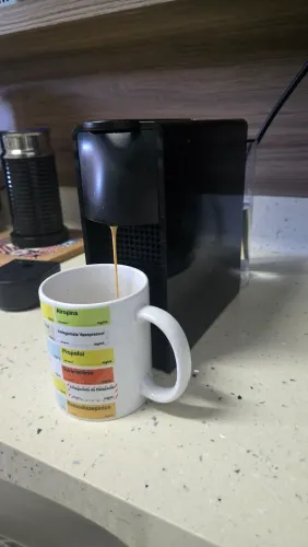 Cafeteira Nespresso Essenza Mini Preta | Excelente Estado