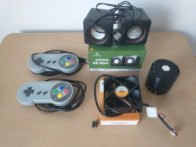 Kit Informática e Multimídia: Controles USB + Caixas de Som + Cooler Fan