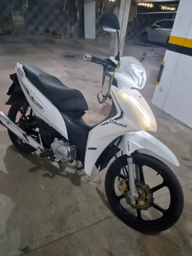 Avelloz AZ 125