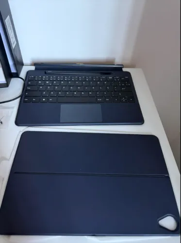 Tablet VAIO TL12 8GB 128GB Octa-Core Tela AMOLED 12.6? 2.5K com Teclado e Caneta