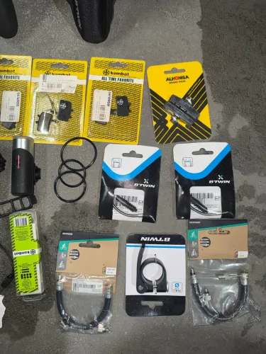 OPORTUNIDADE- Acessórios Novos para Bicicleta - Btwin