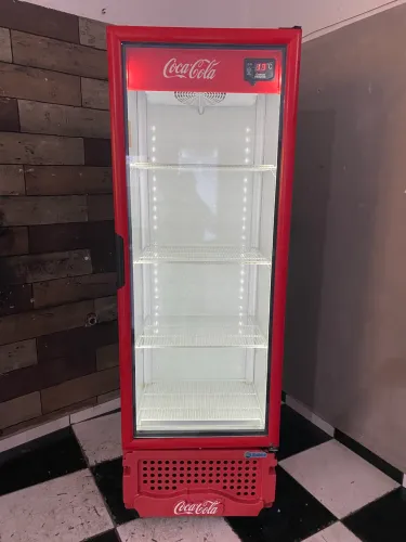 Vendo geladeira expositora imabera porta de vidro 220 volts