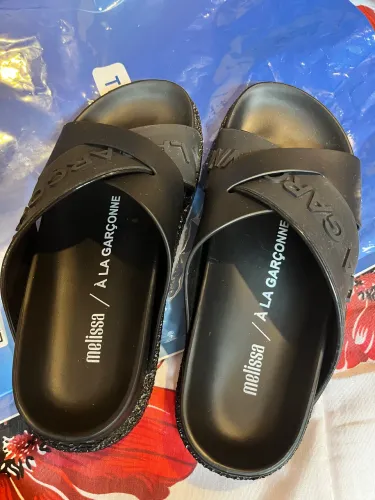 Rasteira Melissa Energy A La Garconne Preto