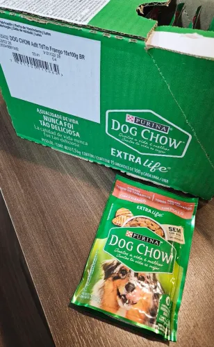 Ração molhada para cachorros