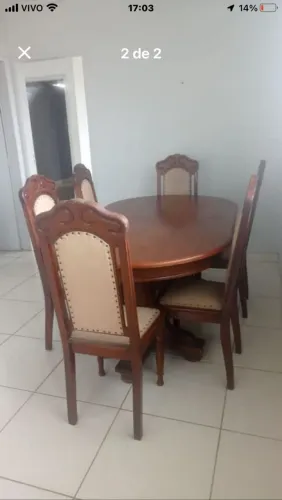Mesa com 6 cadeiras