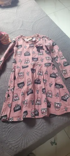 Roupas infantis e adultas feminina