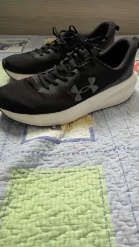 Tênis under armour pouco usado