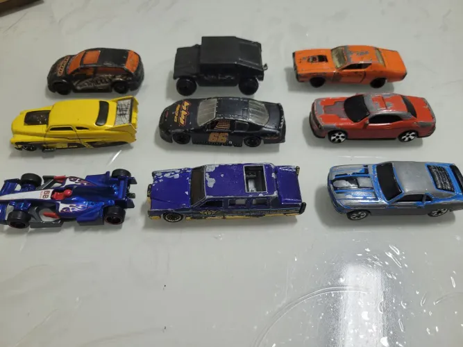 Carrinhos Hot Whells usados