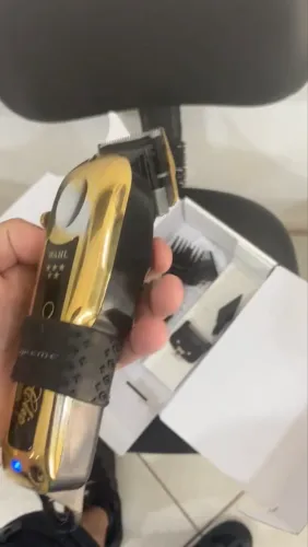 WAHL magic clip, 1ano de uso lâmina de cerâmica, tem a base de carregar e os pentes!