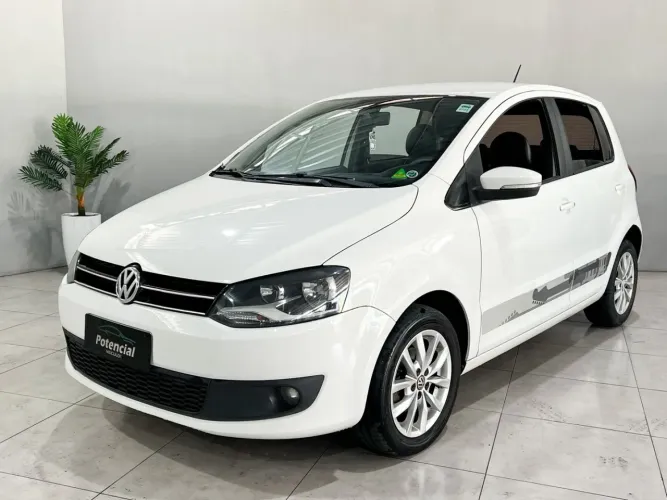 Volkswagen Fox Rock IN RIO 1.6 MI Total Flex 8V 5P 2014