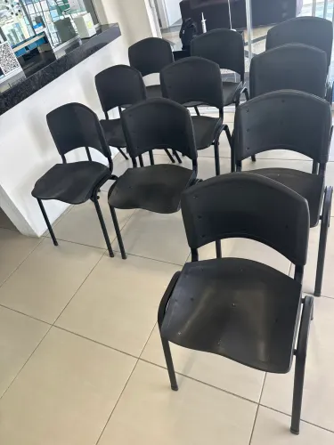 10- Cadeiras para recepção escritório