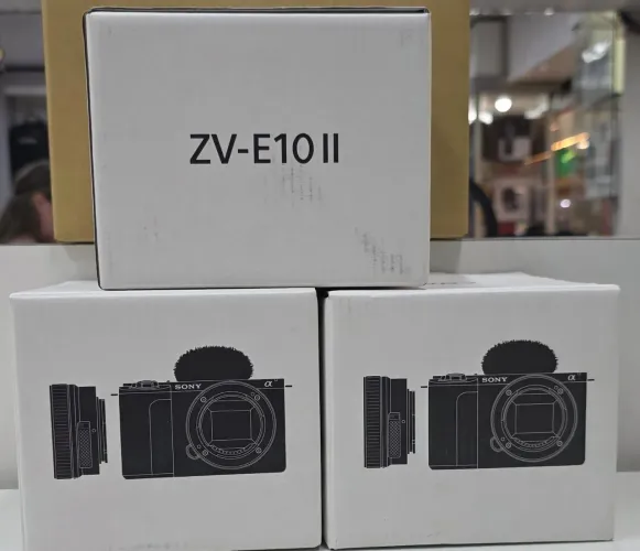 Câmera Sony zv e10 II com kit (Lacrada)