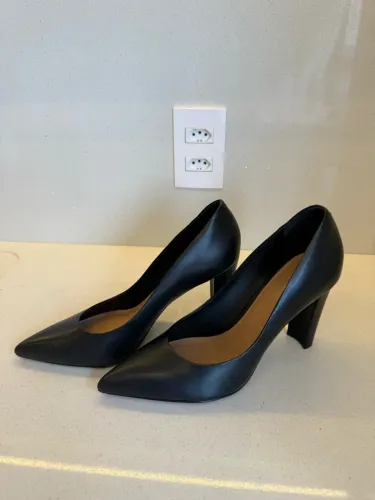 Scarpin Preto Couro Arezzo