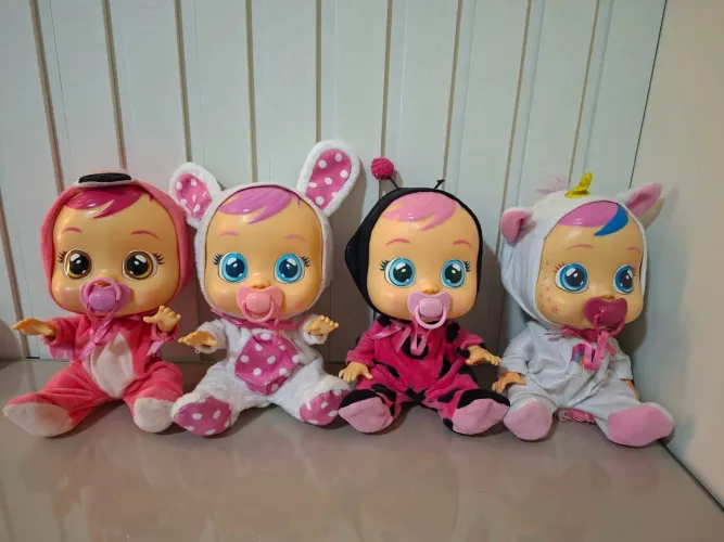 Lote de Bonecas Cry Babies