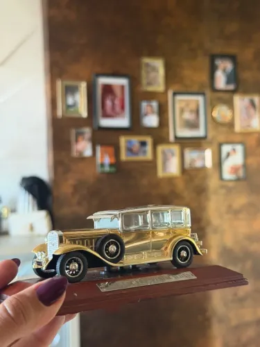 Cadillac V8 Imperial Sedan ? Miniatura de Coleção