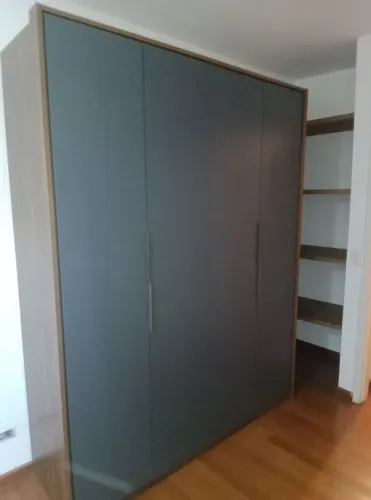 Guarda roupa casal azul Petróleo 
