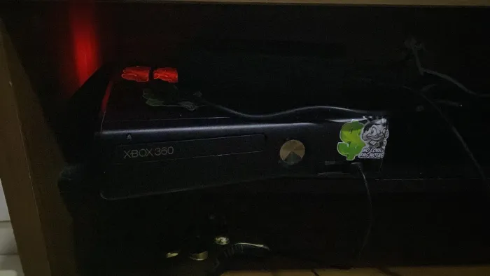 Xbox 360 desbloqueado várias jogos ?troco em celular?