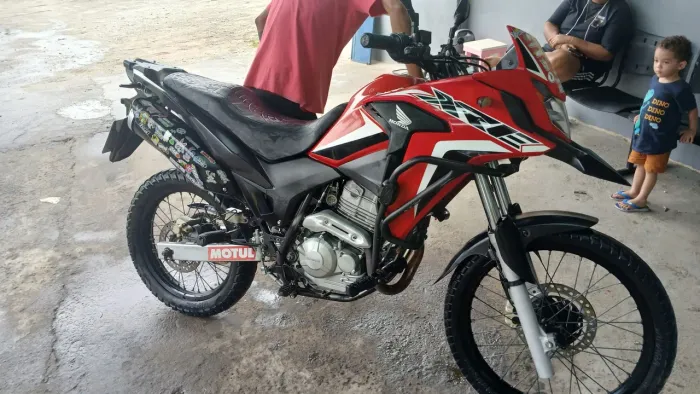 Vendo ou troco por moto maior com volta minha