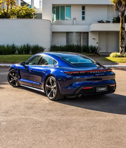 Porsche Taycan Turbo (elétrico) 2021