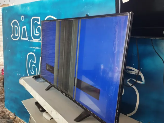 Televisão 43 AOC defeito tela