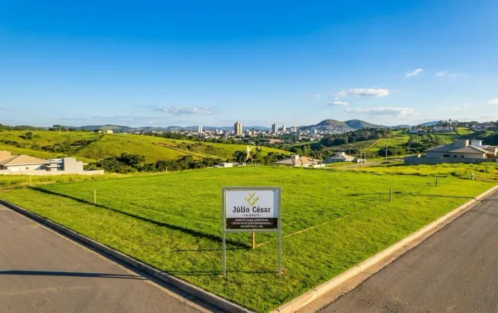 Terreno residencial de 300 m² à venda no Bairro Manoel Valinhas, Divinópolis/MG