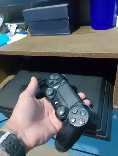 PS4 PRO 1 TERA 1 controle 3 jogos novos cabos 1 cabo de carregador de controle