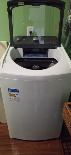Vendo máquina de lavar roupa Eletrolux 14kg