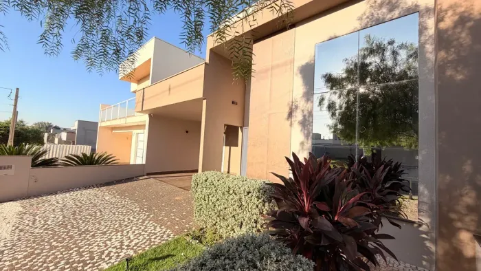 Casa Térrea 3 Suítes no Condomínio Real Park, Sumaré 144m², 4 Vagas e Acabamento Superior