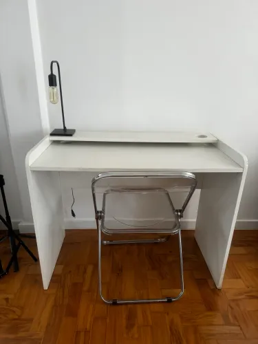 Escrivaninha branca