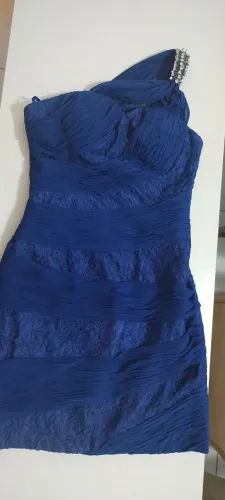 Vestido Azul com renda e pedrarias (curto)