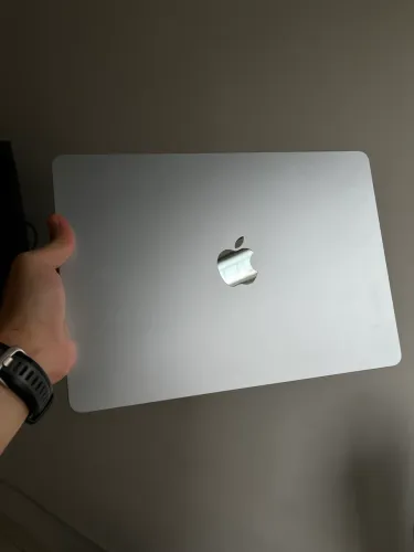 MacBook Air M4 13" 16GB 256GB - Bateria 100% (42 ciclos) - Garantia até 2027