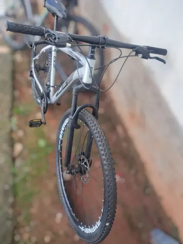 Bicicleta MTB ZTB Pro 29 - Quadro 19, Nova! 