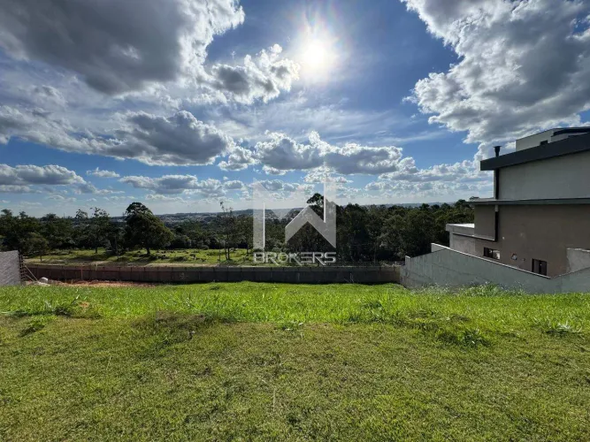 Terreno à venda no Condomínio Campo de Toscana em Vinhedo - SP