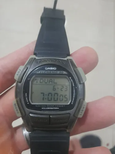 Vendo um relógio casio 30 memória