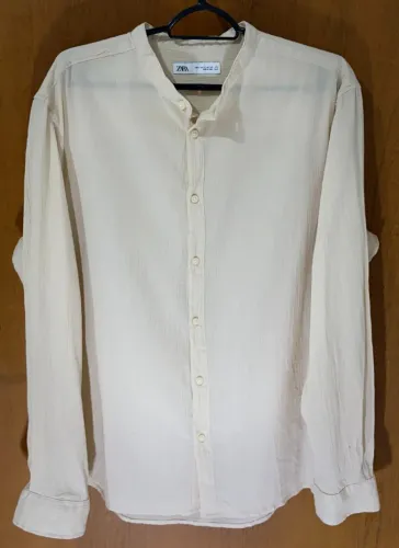 Camisa Bege Gola Padre ZARA Tamanho G