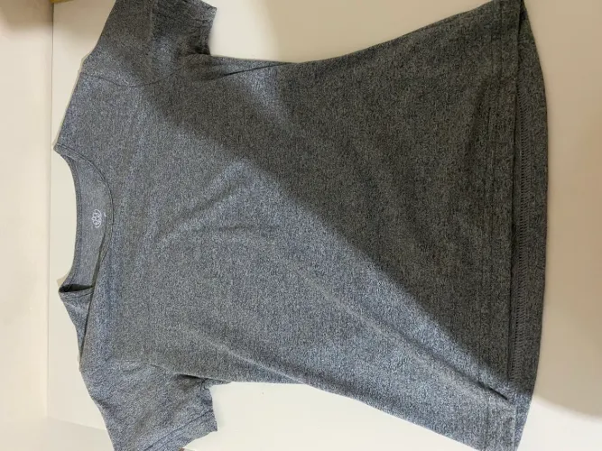Blusinha cinza casual