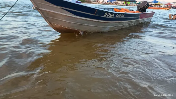 Vende-se kit completo, canoa 5,83 motor 15hp Yamaha com a carretinha,tudo documentado.